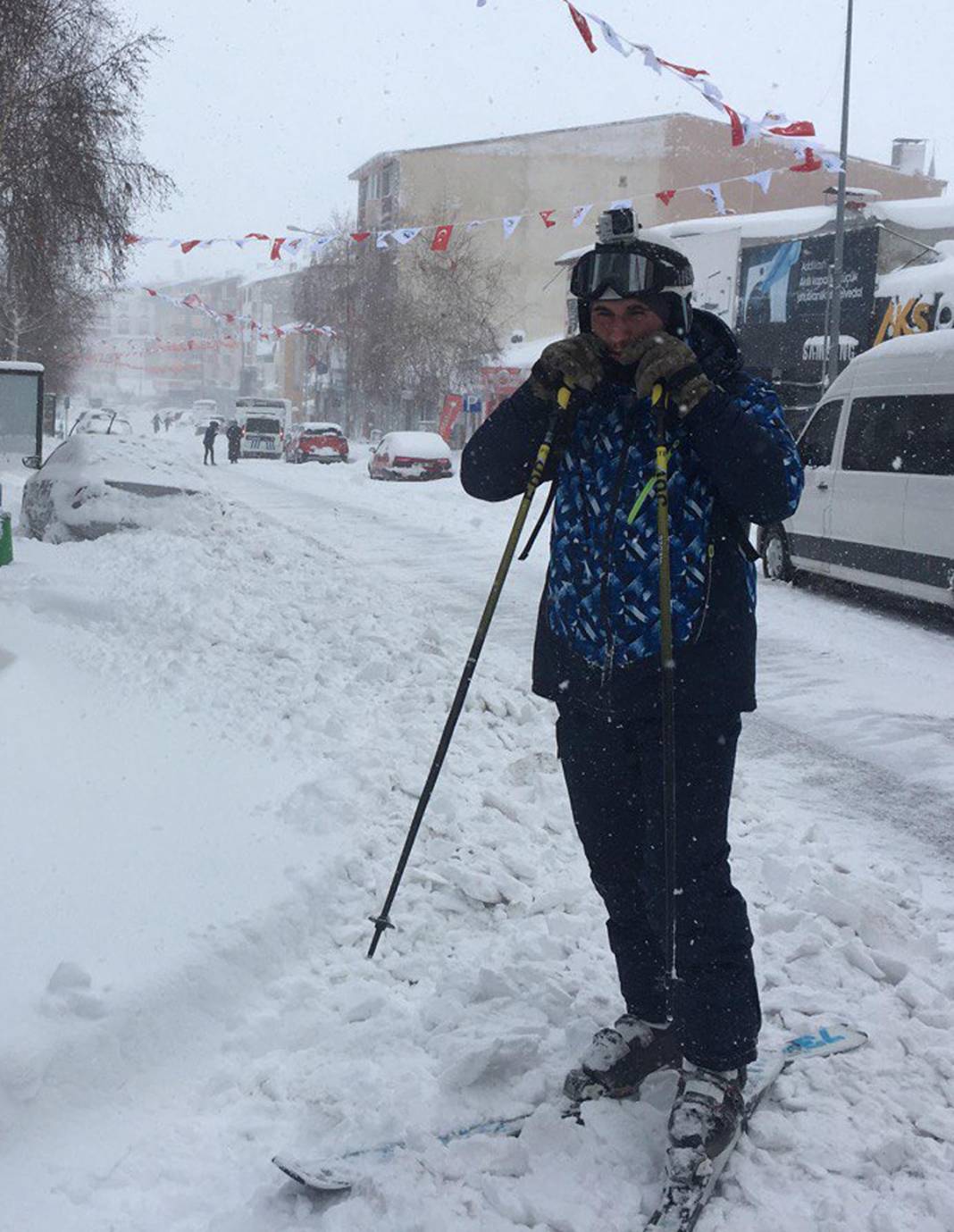 O ilimiz 55 yıllık rekorunu kırdı! Sokakta kayak yaptılar 2